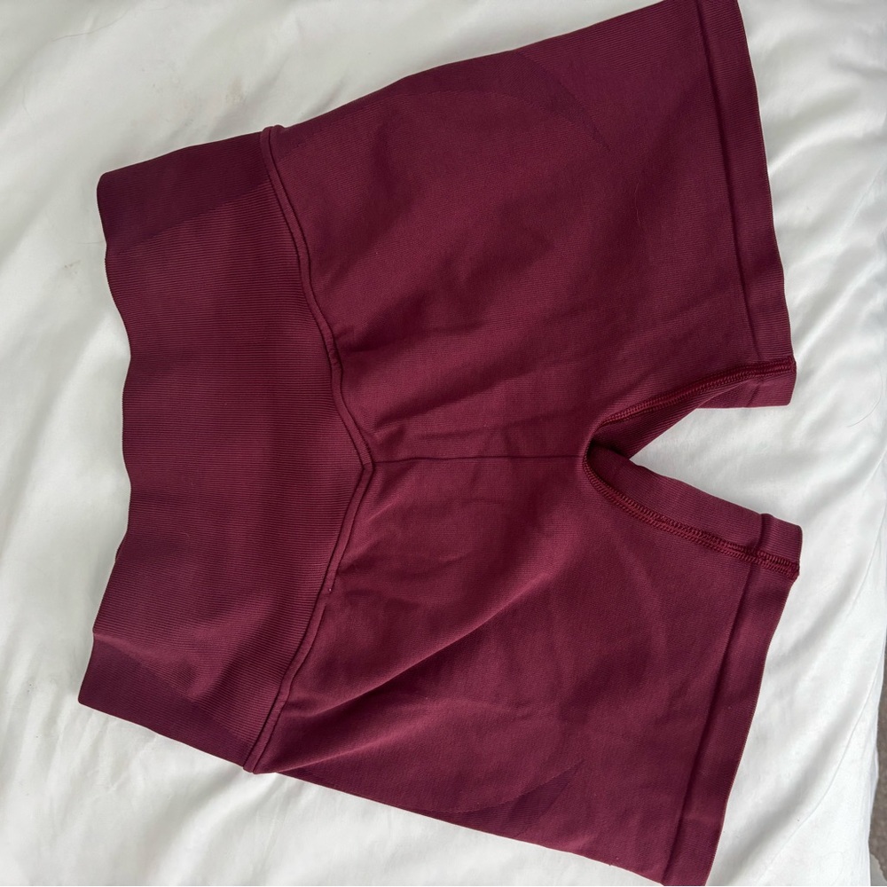 Women’s Best Motion Seamless Shorts - Picture 3 of 4